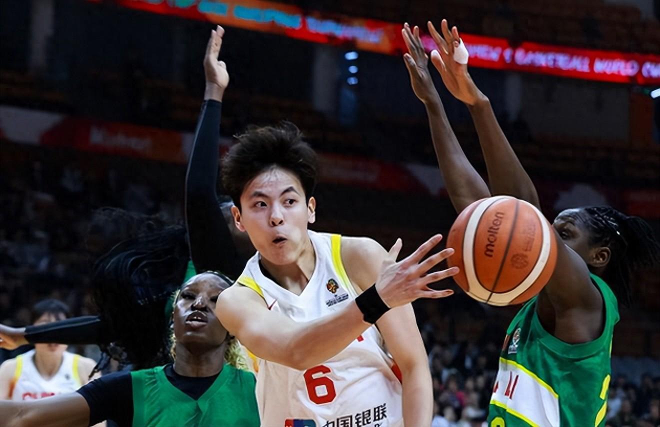 博鱼官网-中国女篮轻取马里，三大中锋合体尽显统治力，但她才是攻防核心